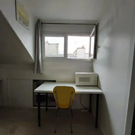 Lovely Studio Notre Dame 아파트